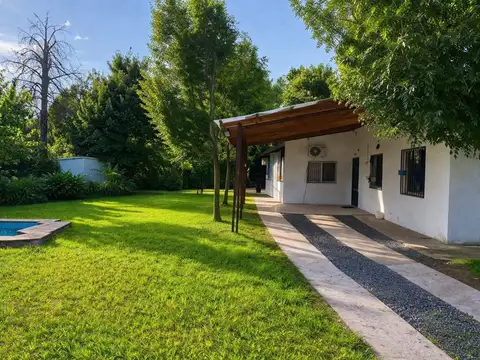 Casa 3 AMB  con Gran Parque y Pileta