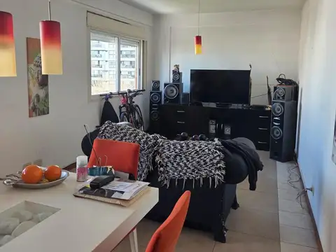Departamento 3 ambientes con cochera Banfield este