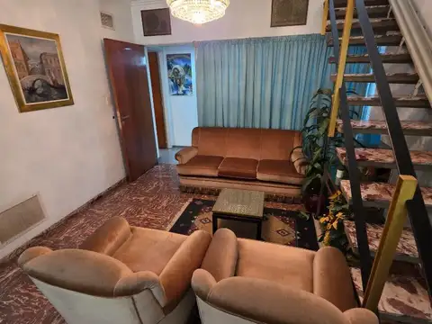 Casa 3 ambientes con 2 baños