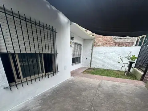 Casa en Alquiler con 1 cochera