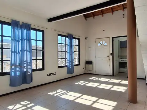 Depto Tipo Casa en Alquiler 27 años
