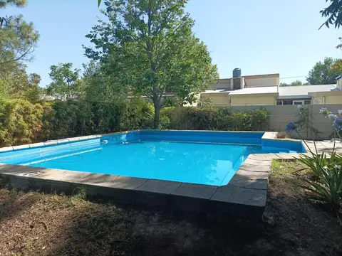 Venta Casa 2 Pisos.Amplio .