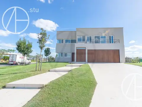 Casa en Alquiler de 5 dormitorios