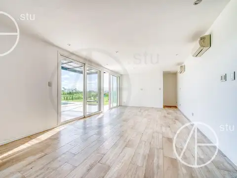 Casa 7 ambientes con 5 baños