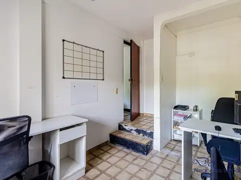 Casa 6 ambientes con 2 baños