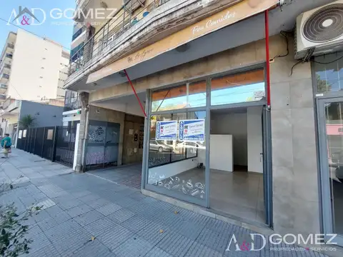 CON RENTA - LOCAL COMERCIAL EN EXCELENTE UBICACION