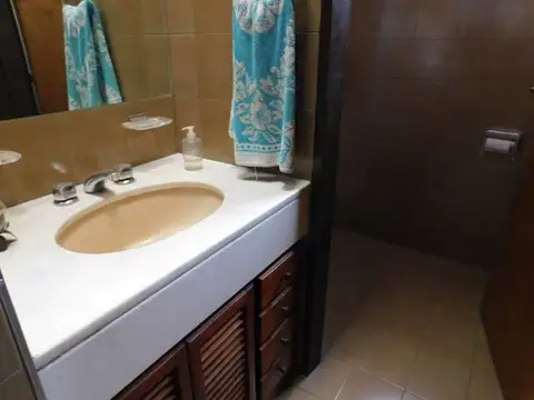 Muy buena propiedad ubicada  a metros de Avda. Santamaria