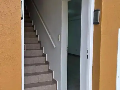 Departamento en Alquiler en Los Hornos, La Plata