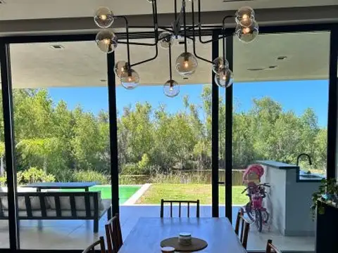 Casa en Alquiler de 4 dormitorios