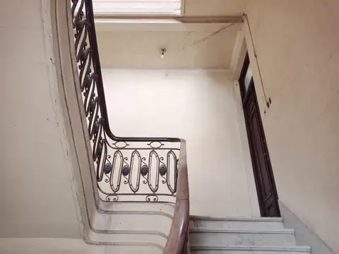 Olavarria 700, Piso 1