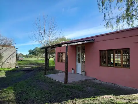 Chacra 5 has, con mejoras, sobre Ruta 14 Km Nº 62.