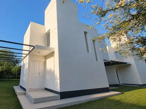 VENTA DUPLEX EN HOUSING VILLA RIVERA INDARTE