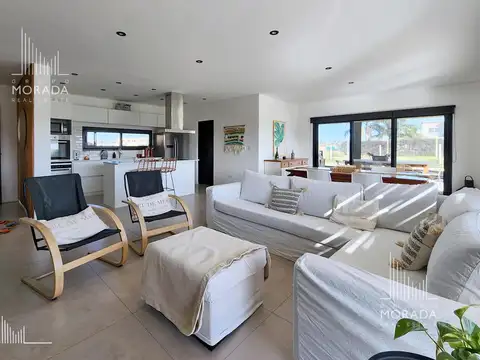 Casa 5 ambientes con 3 baños