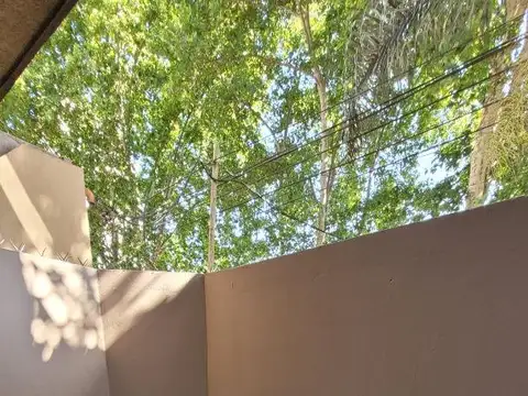 MONOAMB EN PLANTA BAJA CON PATIO EN VILLA BALLESTER CENTRO