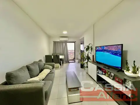 DEPARTAMENTO 3 AMB. CON COCHERA IMPECABLE ESTADO AL FRENTE 57M2