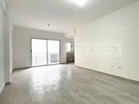 H. Yrigoyen  al 1500, entre Quintana y Sarmiento