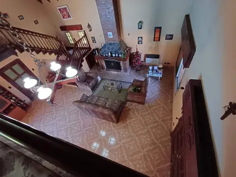 VENTA CASA QUINTA 5 AMBIENTES PISCINA APTO CREDITO