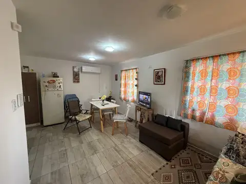 Casa 2 ambientes con 1 baño