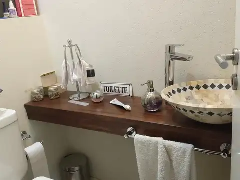 Casa en Alquiler con 1 cochera