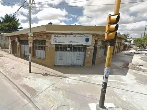 *esquina comercial *6 locales  *379 mts 2 cubiertos  *sobre ruta 21  *venta en block *ideal inversor