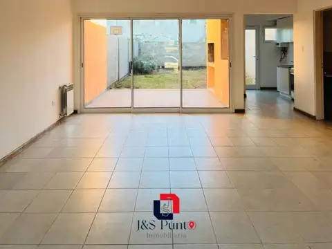 Casa en Alquiler de 3 dormitorios