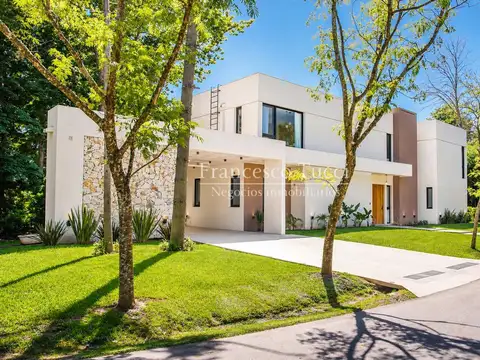 Casa en venta 5 ambientes en La Tradición