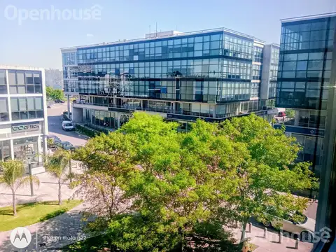 Oficina en Alquiler con 1 cochera