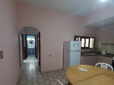 Casa 5 ambientes con 2 baños