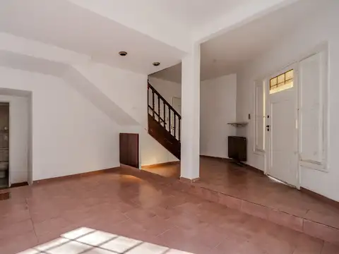 Depto Tipo Casa en Venta 64 años