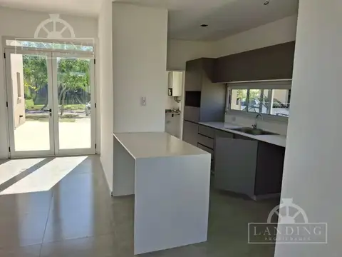 Casa en Venta en El Canton - Norte, USD 230.000