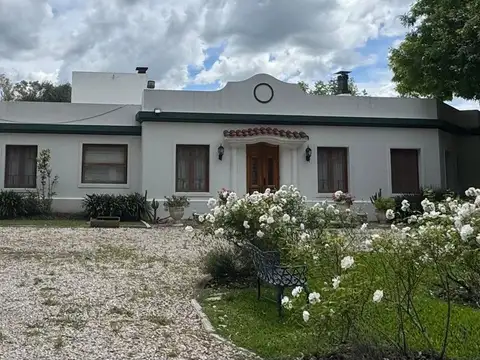 VENTA CASA 6 AMBIENTES CAMPOS DE ROCA