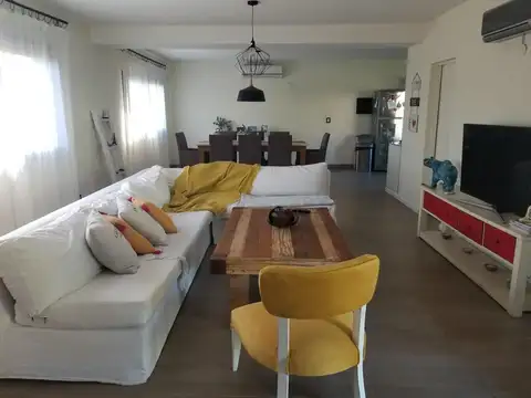 Venta casa Pilar en barrio semicerrado con parque y pileta sin expensas