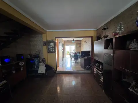 Casa 4 ambientes con 1 baño