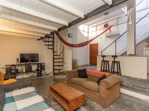 Depto Tipo Casa en Venta de 5 ambientes
