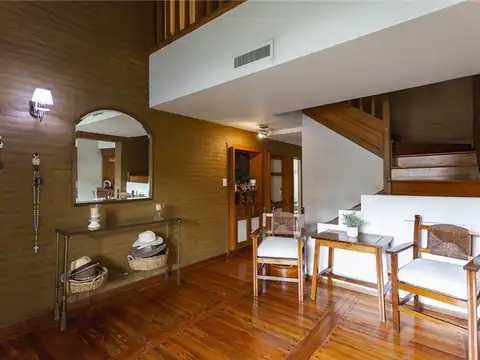 Casa en Venta en Lomas De Zamora, USD 550.000