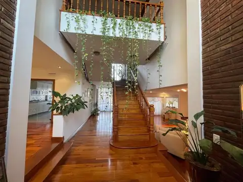 Casa 7 ambientes con 7 baños