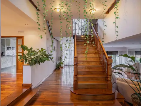 Casa 7 ambientes con 7 baños