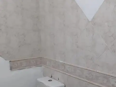 Casa en Alquiler en Villa Elisa, $ 900.000