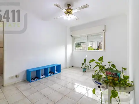 Venta Departamento 3 ambientes 1er piso Lateral ascensor Cochera en Velez Sarsfield.