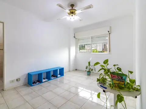 Venta Departamento 3 ambientes 1er piso Lateral ascensor Cochera en Velez Sarsfield.