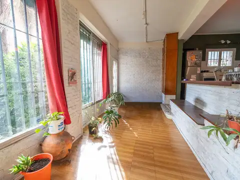 CASA PASILLO EN VENTA P.ALTA 2 DORMITORIOS CENTRO