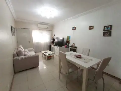 Depto Tipo Casa en Venta con 1 cocheras