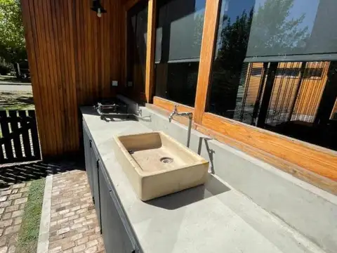 Casa 4 ambientes con 3 baños