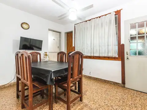 Casa 5 ambientes con 1 baño