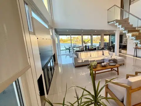 VENTA CASA 5 AMB CANTON ISLAS PISCINA A LA LAGUNA