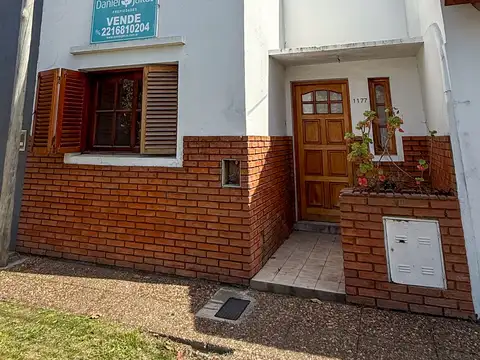 Calle 529 1100, Piso pb