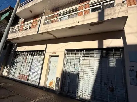 Venta estructura con departamentos y locales