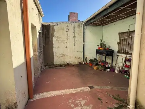 Casa 3 ambientes con 1 baño