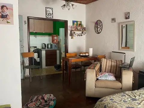 VENTA CASA 5AMB EN TURDERA C/COCHERA 2 PATIOS