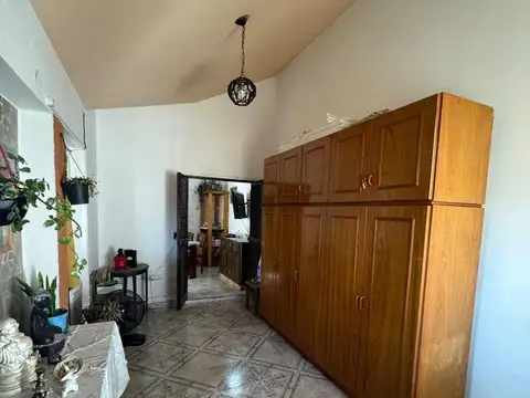 Casa 6 ambientes con 1 baño